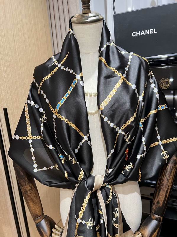 Chanel silk scarf 180X90cm E030117